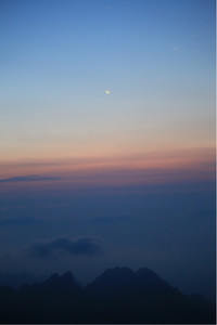 马竞客场摧枯拉朽，三分在握，与榜首仅一步之遥！